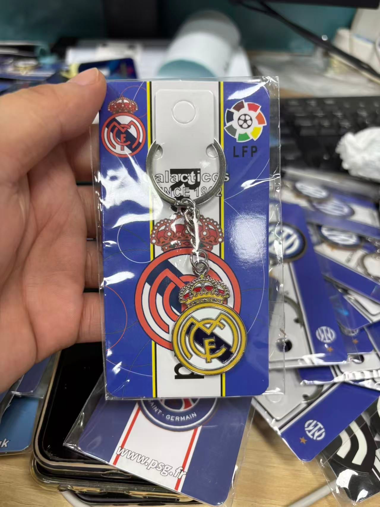 Real Madrid Premium Engraved Alloy Keychain (colored / brass)