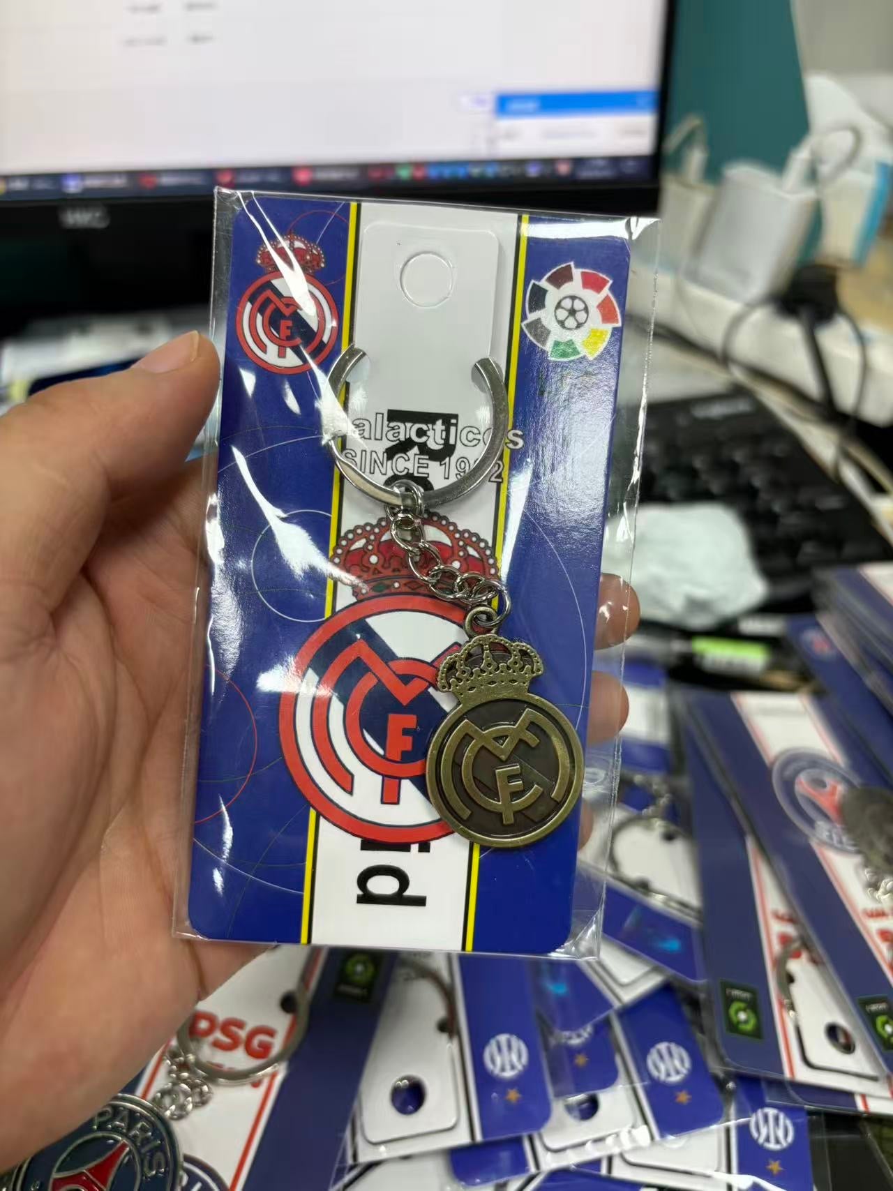Real Madrid Premium Engraved Alloy Keychain (colored / brass)