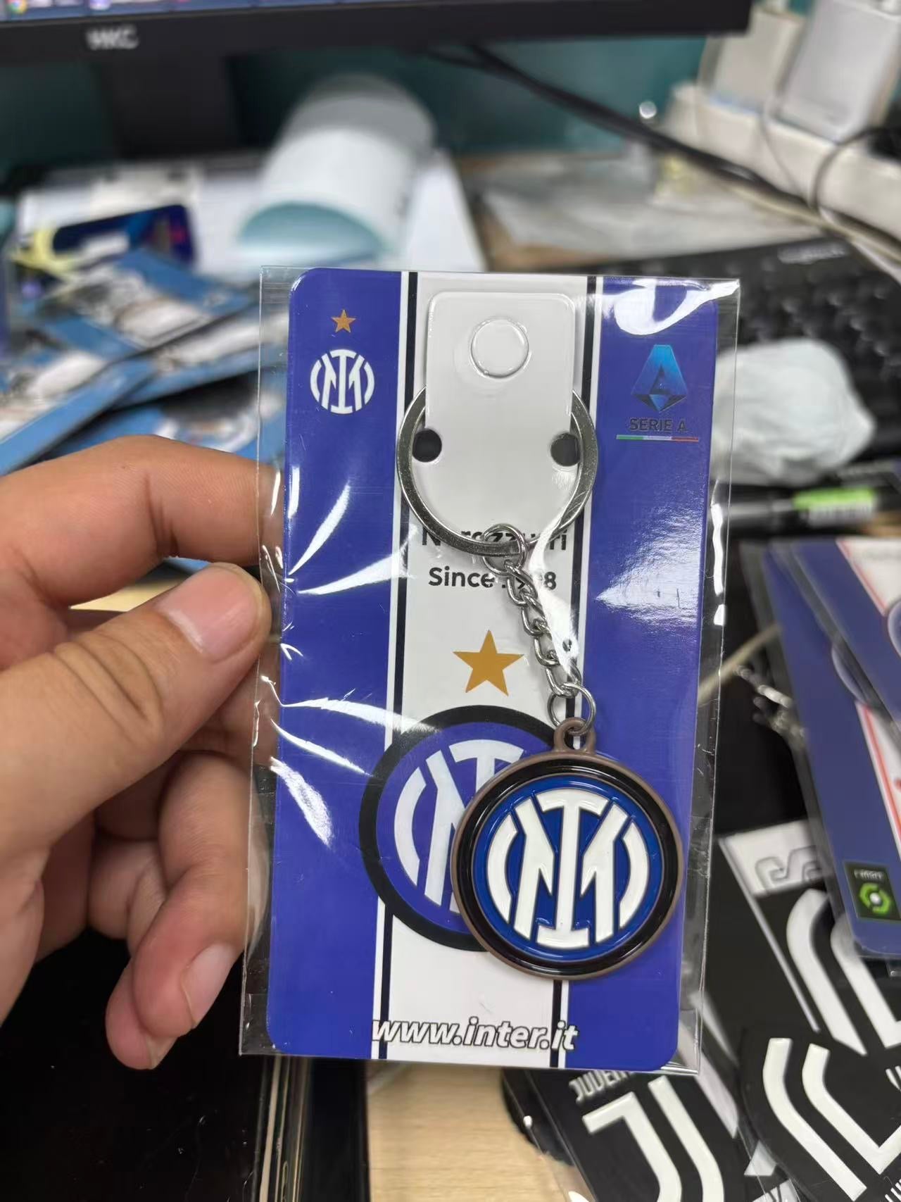 INTER MILAN Premium Engraved Alloy Keychain (colored / brass)